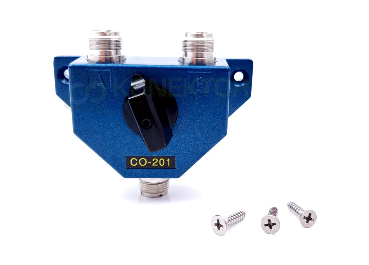 Przełącznik antenowy CO-201 podwójny złącza SO-239 (0-600MHz)