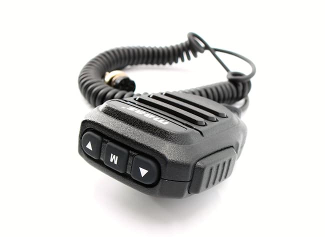 MAAS KCB-3000 CB radio 1-DIN z głośnikiem z przodu, VOX, zasilanie 12/24V - np. do ciężarówki, busa, traktora, kombajnu
