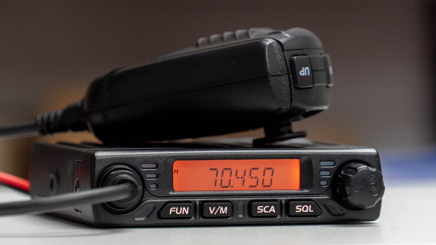 AnyTone AT-779 ultrakompaktowy radiotelefon 15W VHF / pasmo 4m 70MHz (66-88MHz)