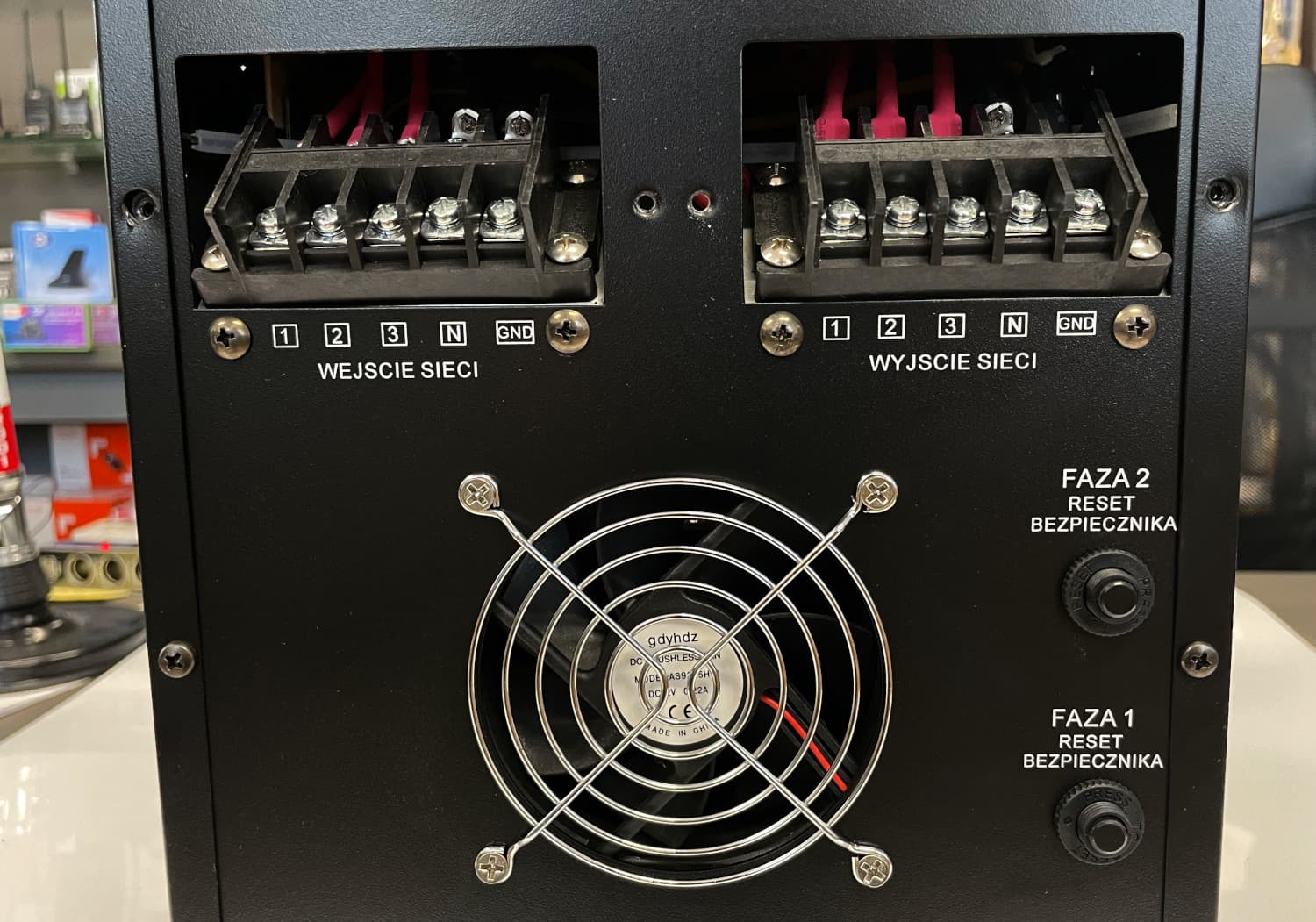 VOLT AVR PRO-3F 10000 3% SERVO trójfazowy automatyczny stabilizator napięcia 400V 10000W (10kW)