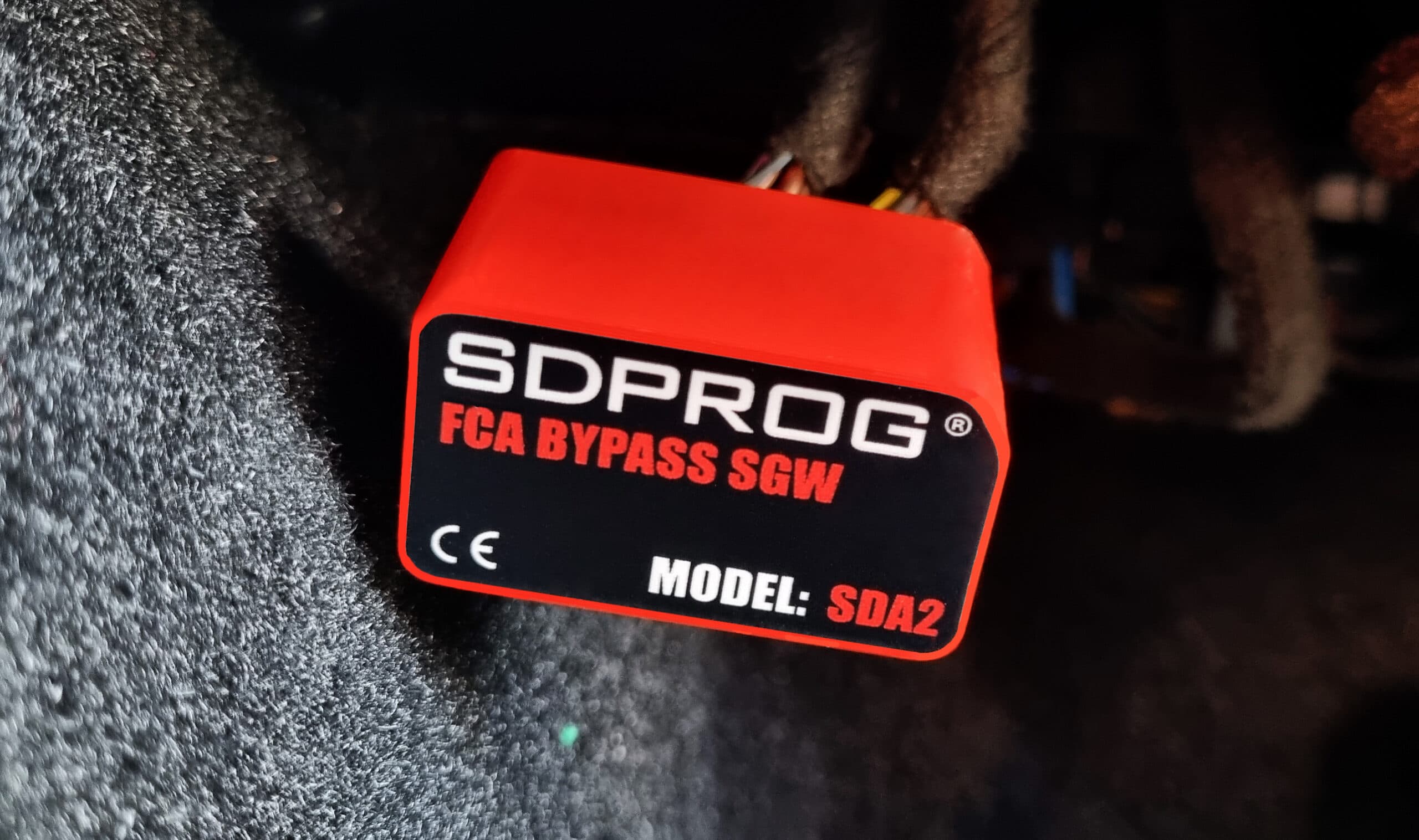 SDPROG Adapter SDA2 OBD-2 przejściówka 12+8 by-pass SGM do aut FCA Chrysler, Jeep, Dodge od rocznika 2017