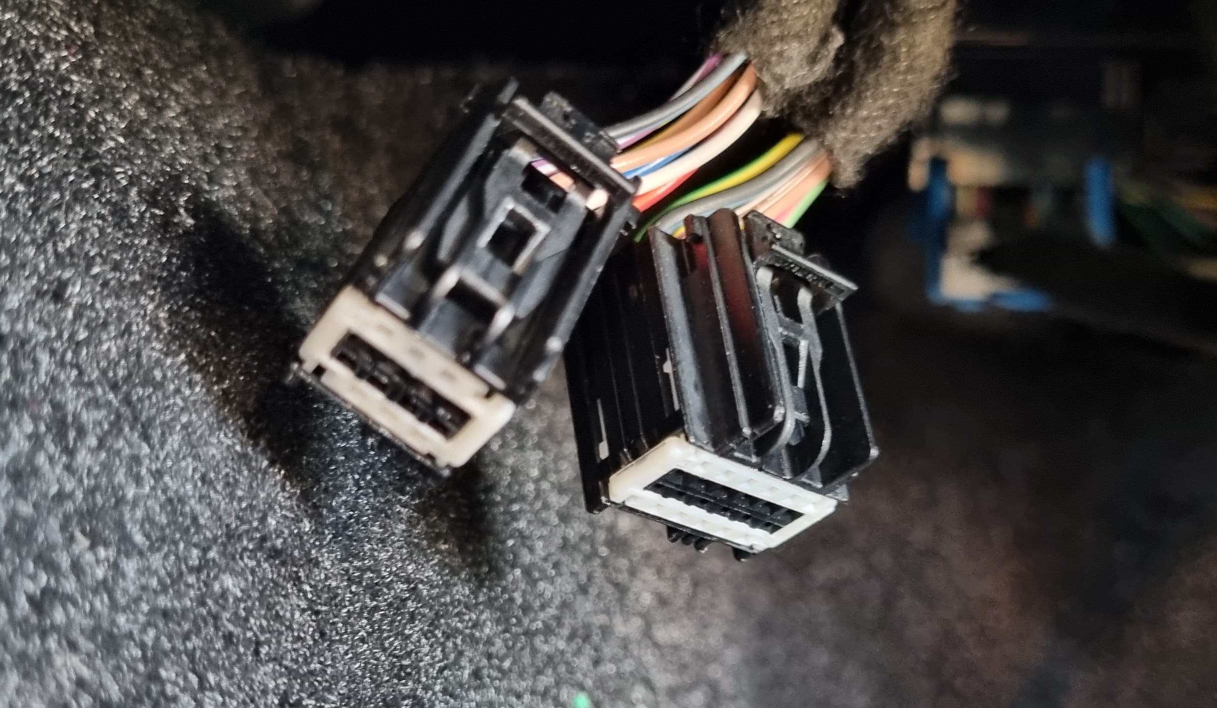 SDPROG Adapter SDA2 OBD-2 przejściówka 12+8 by-pass SGM do aut FCA Chrysler, Jeep, Dodge od rocznika 2017