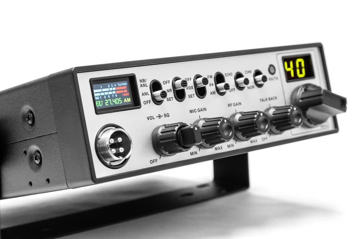 JOPIX 900 PRO solidne CB radio AM/FM, zasilanie 12/24V - do ciężarówki, busa, koparki, traktora itp.