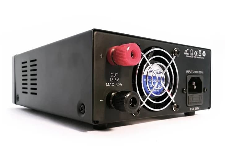 Jetfon PC-30 SWD kompaktowy zasilacz impulsowy 30A cyfrowe wskaźniki, regulacja napięcia 9-15V