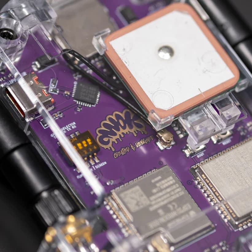 AWOK Dual Touch v3 rozwojowa płytka ESP32 z ekranem dotykowym do Flipper Zero (do rozszerzenia funkcjonalności urządzenia, wardriving 2.4GHz)