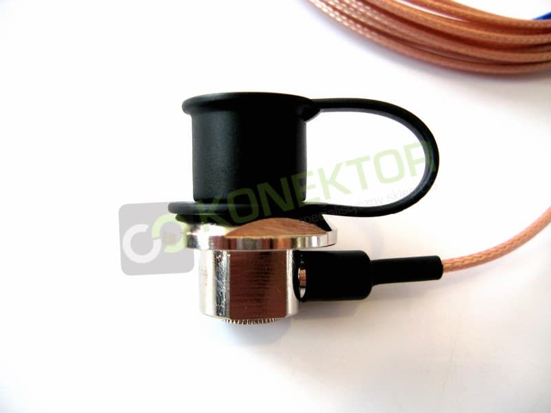 Nagoya RB-700 uchwyt bagażnikowy + okablowanie TFL-316 supercienki kabel 2.35mm długość 5m + wtyk UC-1 do radia