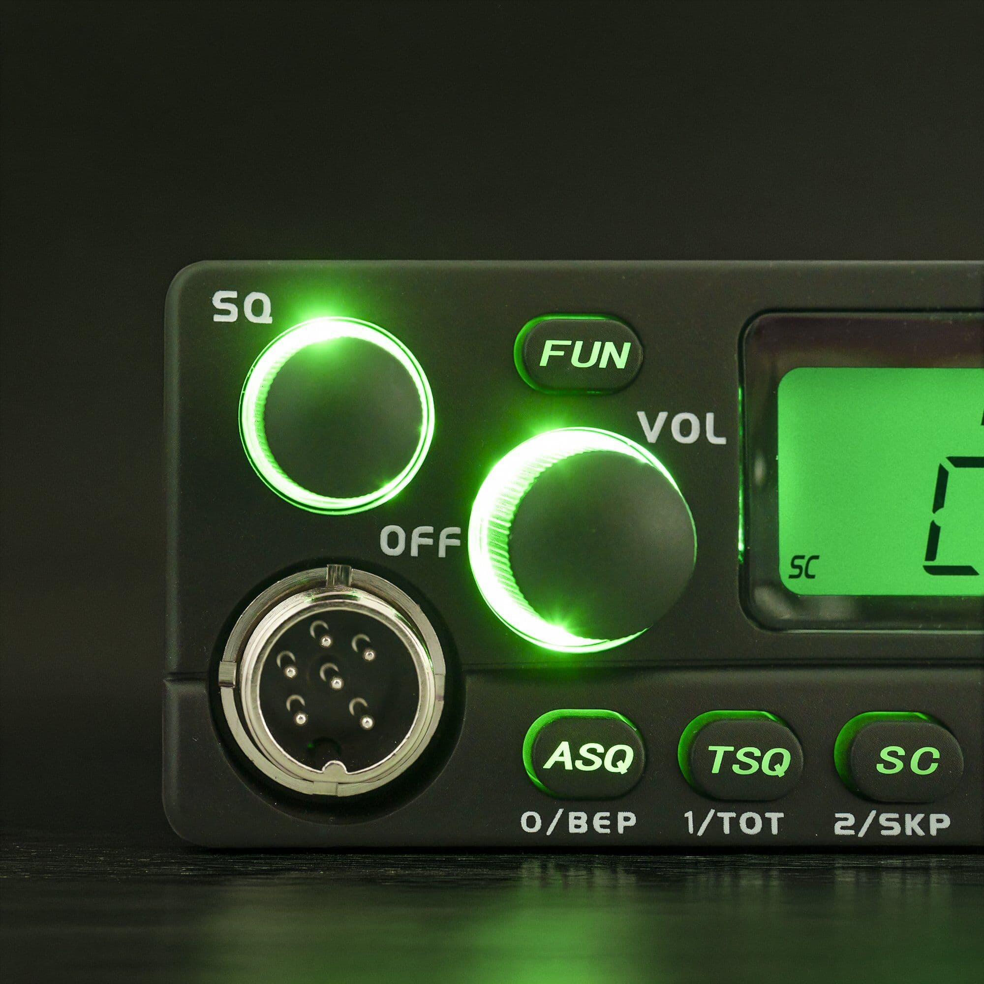 PNI Escort HP-60 CB radio AM/FM High Power 60, VFO, 1-DIN