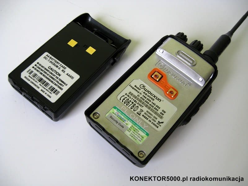 Pojemnik na baterie do radia Wouxun KG-UV1D KG-UV2D KG-UV6D (zasobnik 5xAA)