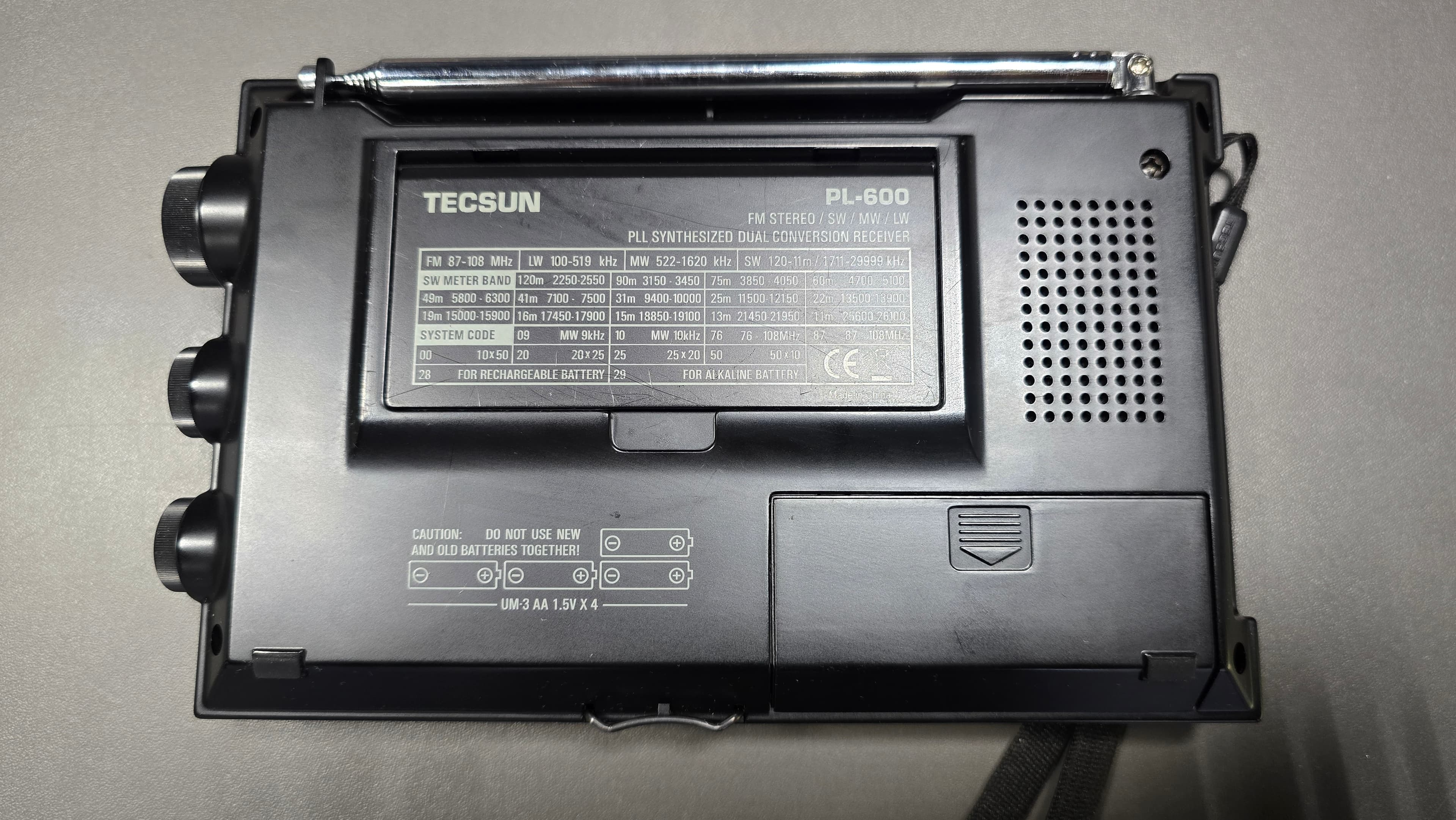PRZECENA!! TECSUN PL-600 odbiornik globalny z SSB, podwójna przemiana - FM Stereo/MW/LW/SW, odsłuch CB/KF