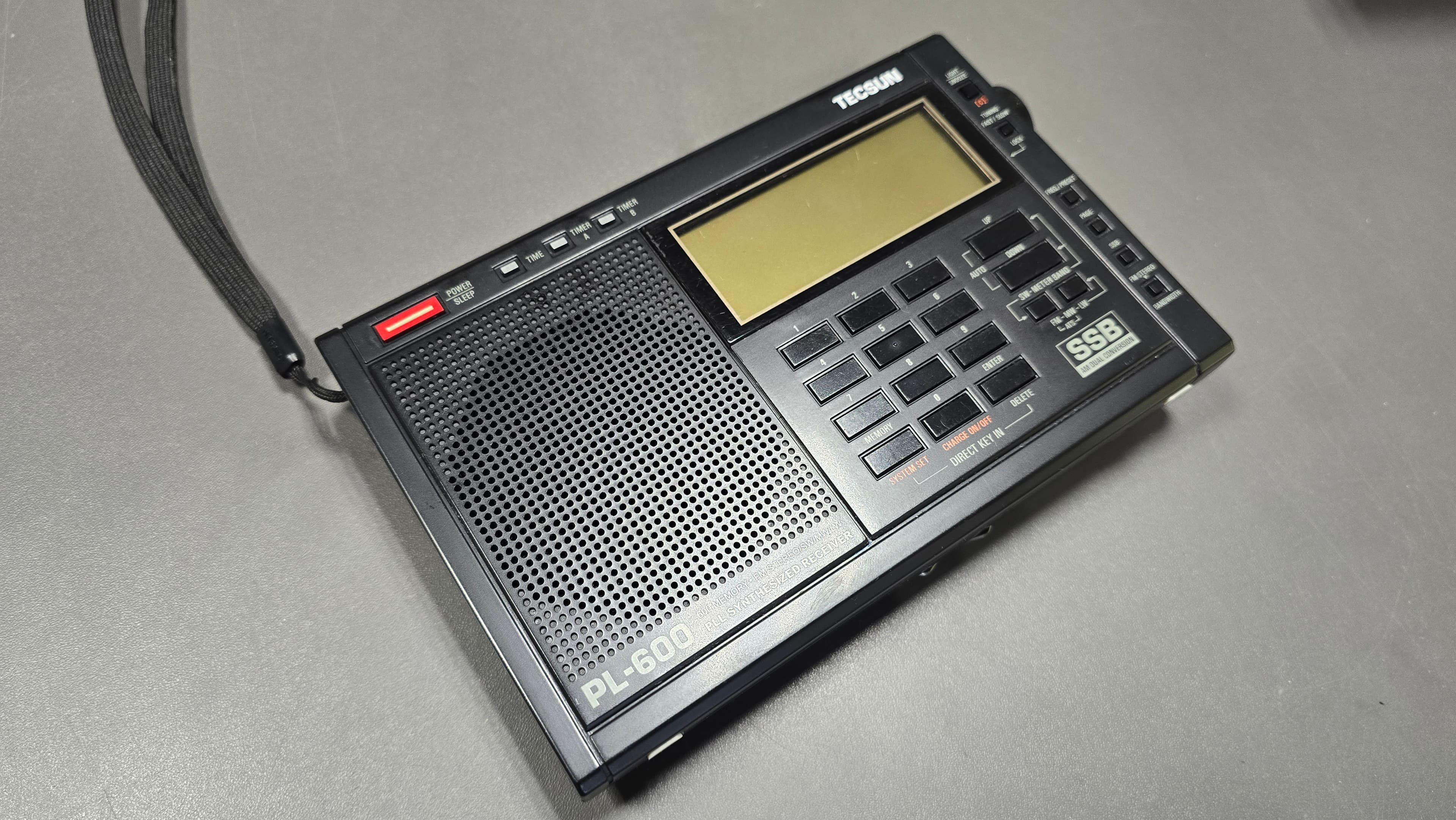 PRZECENA!! TECSUN PL-600 odbiornik globalny z SSB, podwójna przemiana - FM Stereo/MW/LW/SW, odsłuch CB/KF