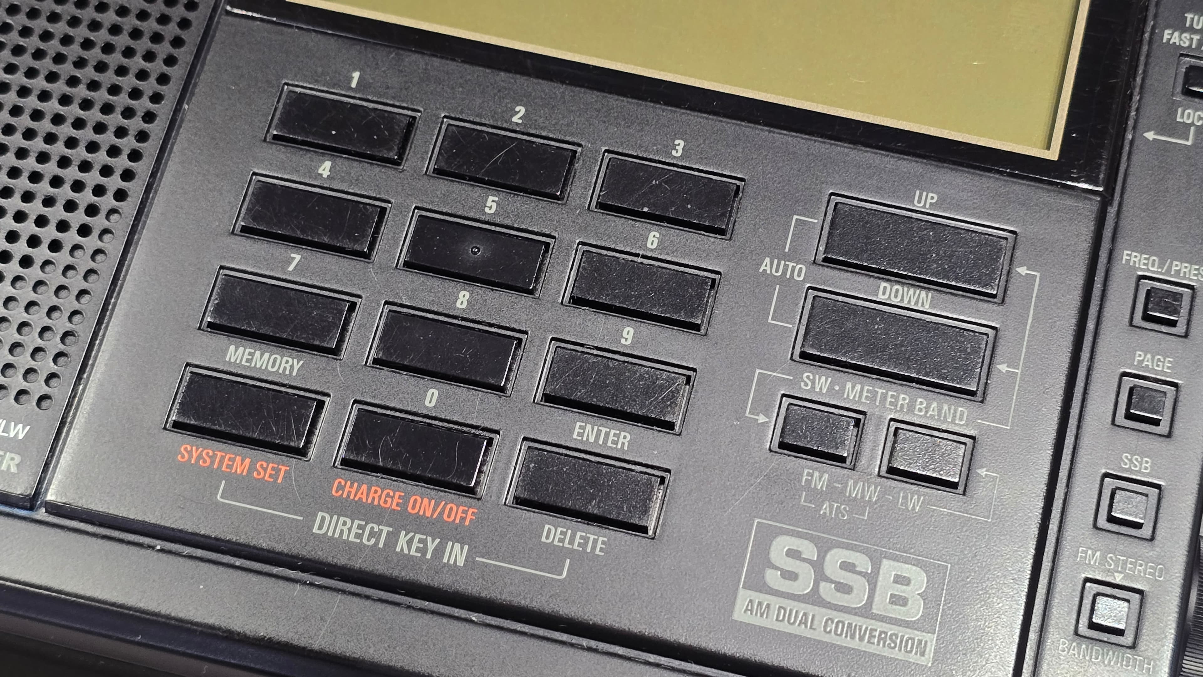 PRZECENA!! TECSUN PL-600 odbiornik globalny z SSB, podwójna przemiana - FM Stereo/MW/LW/SW, odsłuch CB/KF