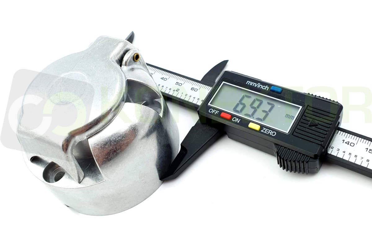 Gniazdo przyczepy samochodowej 12/24V z klapką, 7-pin, aluminiowe