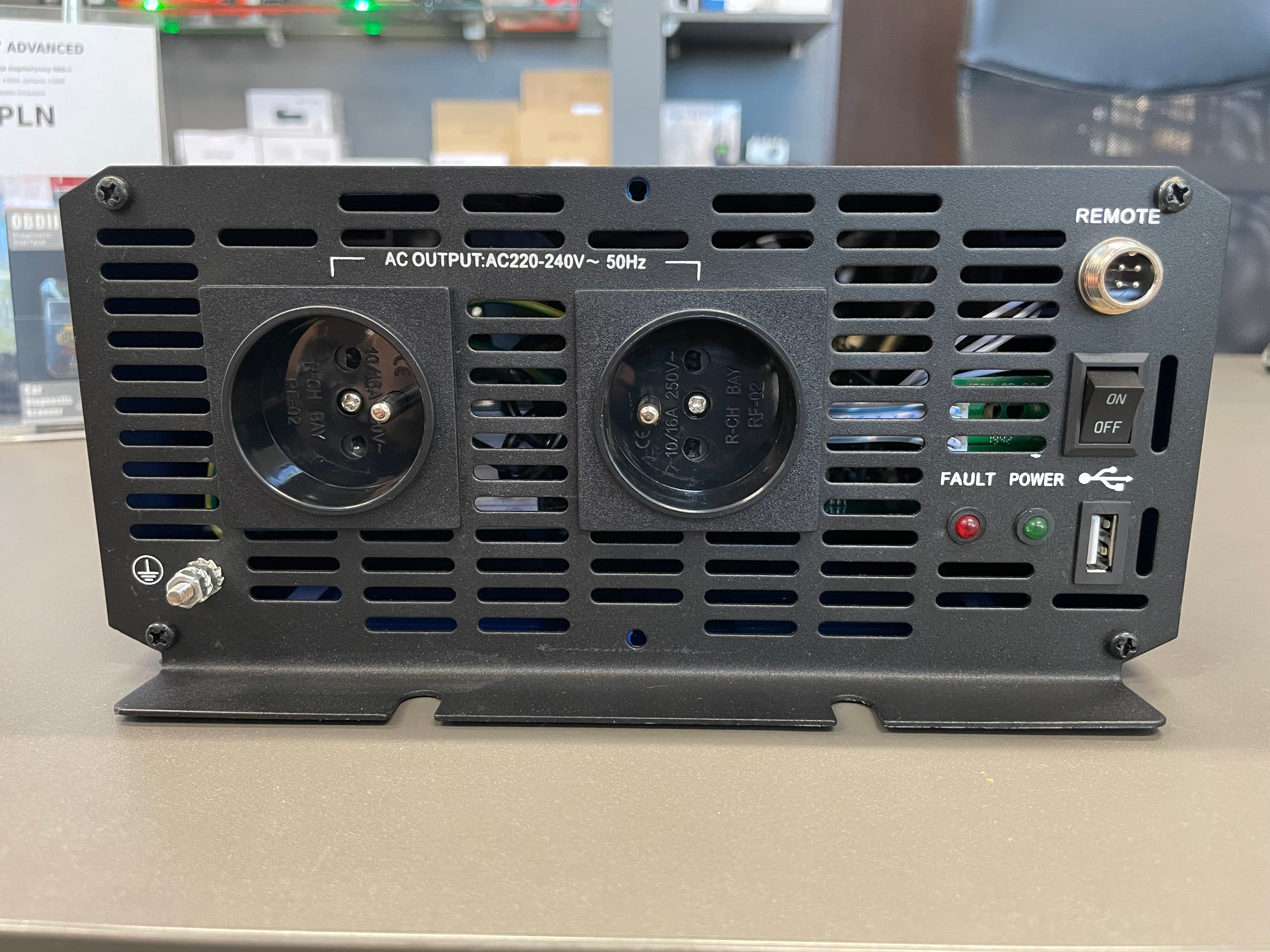 AZO IPS-3000-S SINUS PRZETWORNICA NAPIĘCIA Z PILOTEM 12V/230V 3000W z miękkim startem np. POMPY LODÓWKI - 3 lata gwarancji