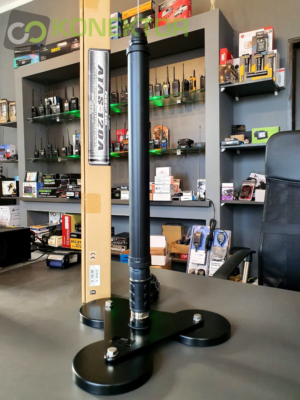 YAESU ATAS-120A + podstawa magnetyczna MFJ Goliath - antena KF VHF UHF