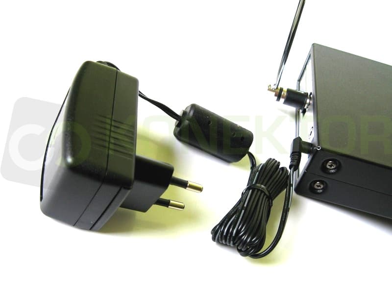Skaner UNIDEN UBC 355 + anten samochodowa 72cm Magnum Scan Stick 2000 (odbiornik szerokopasmowy 25-960MHz)