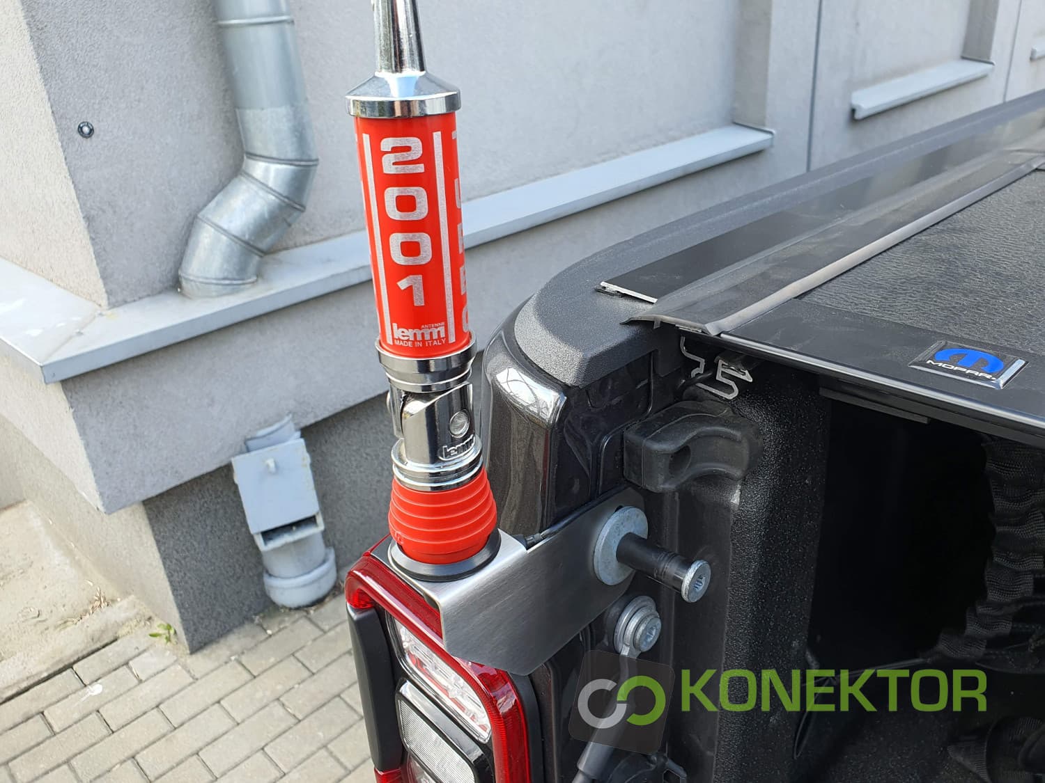 Uchwyt nierdzewny do anteny CB KF VHF UHF do pickup, terenowych np. Toyota Land Cruiser 120 / 150, Lexus GX 460 470, Jeep Gladiator