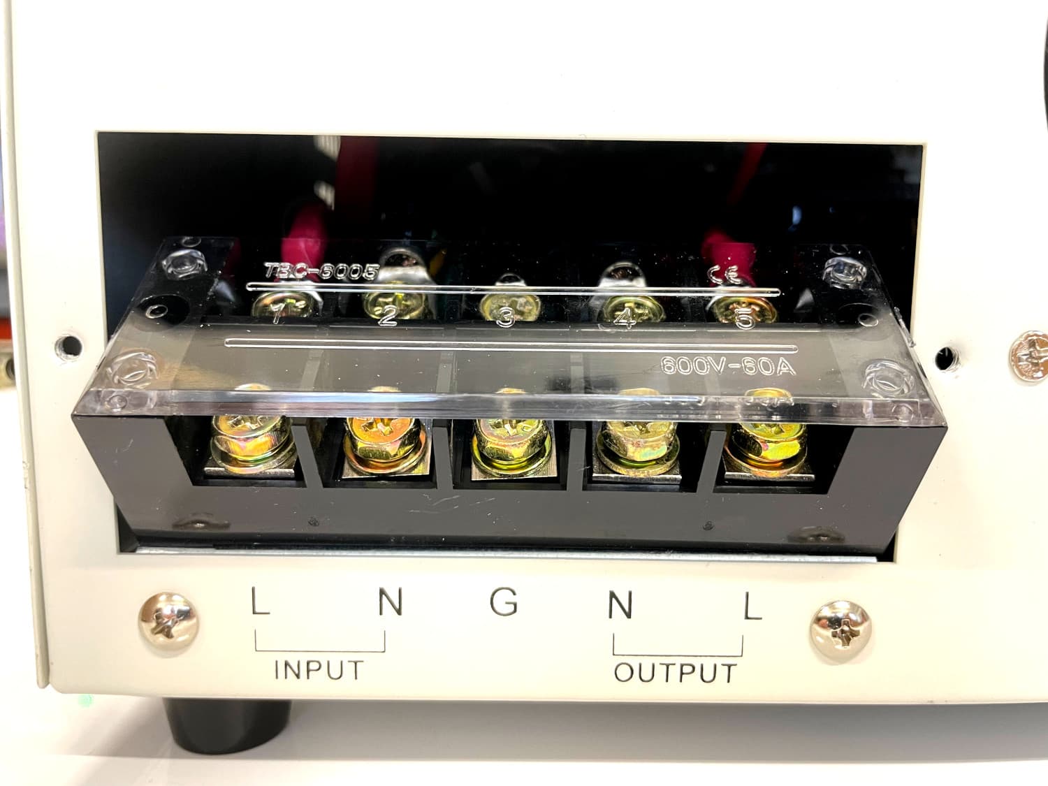 VOLT AVR PRO 10000 3% SERVO automatyczny stabilizator napięcia 220 AVC 10000W (10kW)