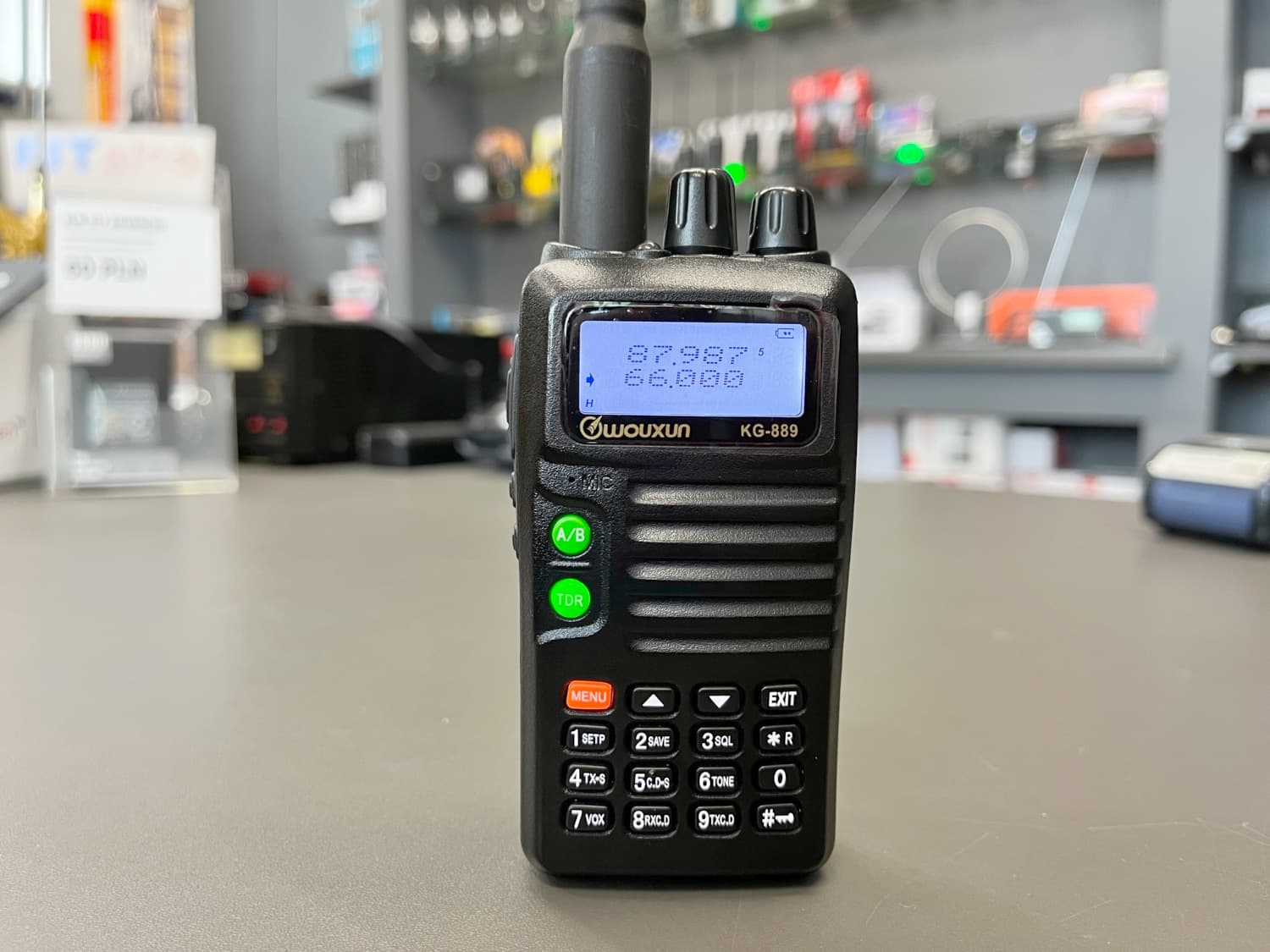 Wouxun KG-889 Export radiotelefon przenośny 5W VHF pasmo 4m 66-88MHz krótkofalówka