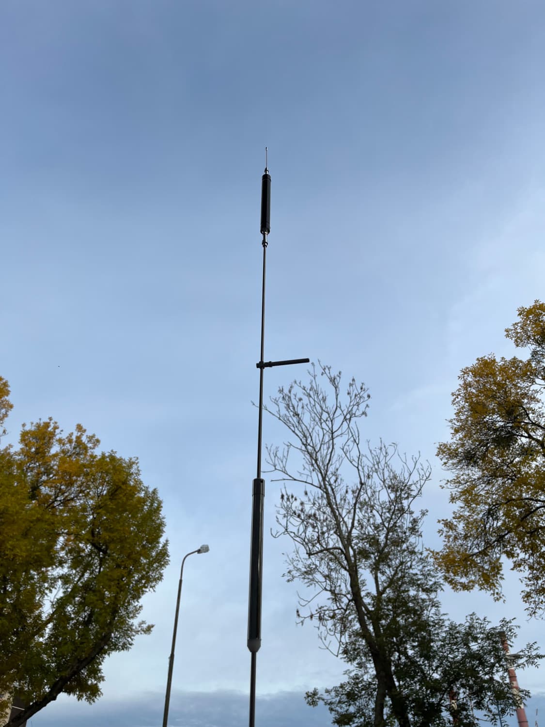 UVH-600 Antena KF VHF UHF wielopasmowa do auta, na balkon 7-30/50/144/430MHz + AIRBAND długość ok. 150-190cm złącze PL