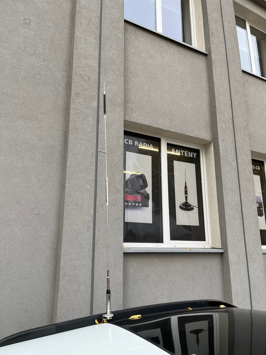UVH-600 Antena KF VHF UHF wielopasmowa do auta, na balkon 7-30/50/144/430MHz + AIRBAND długość ok. 150-190cm złącze PL