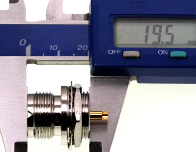 Gniazdo UHF do obudowy okrągłe PTFE/Gold KONEKTOR PRO (do wtyków UC-1 PL-259) SO-239