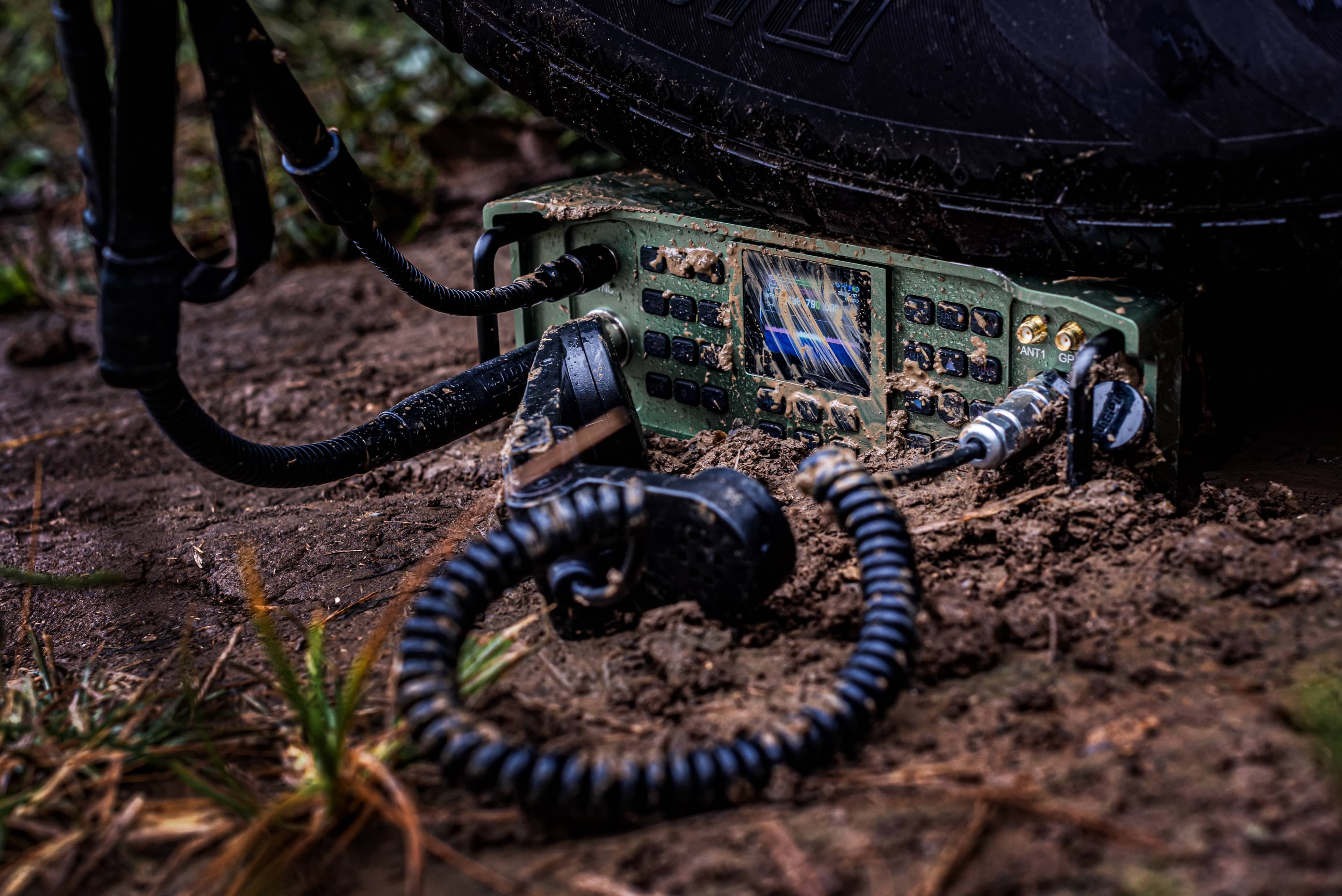 TBR -119 wielofunkcyjna radiostacja pojazdowa / plecakowa SDR - radio survivalowe
