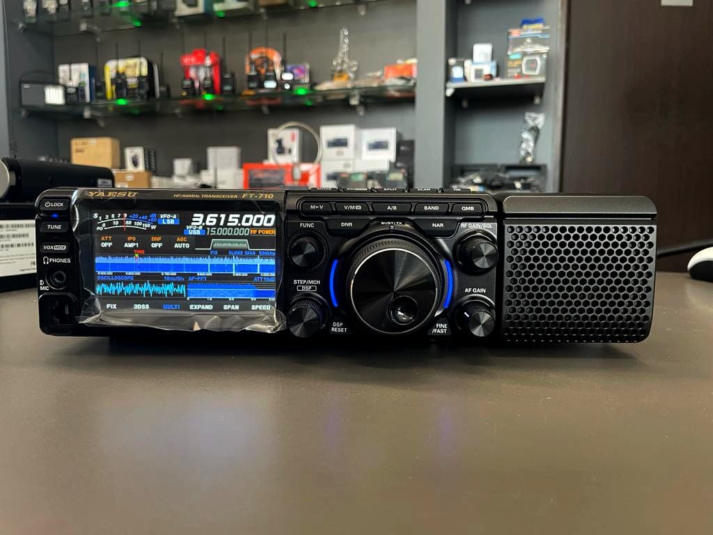 YAESU FT-710 AESS radiotelefon amatorski HF/6m 100W, ATU, DSP, analizator widma, kolorowy wyświetlacz, 3 LATA GWARANCJI, pełna polska instrukcja obsługi, CashBack 200€