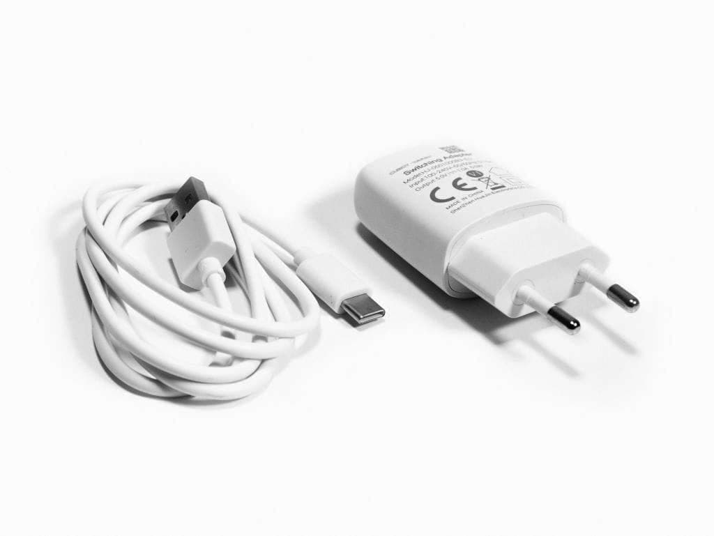 Ładowarka uniwersalna sieciowa 230V USB 5V 1A + kabel USB-C 95cm