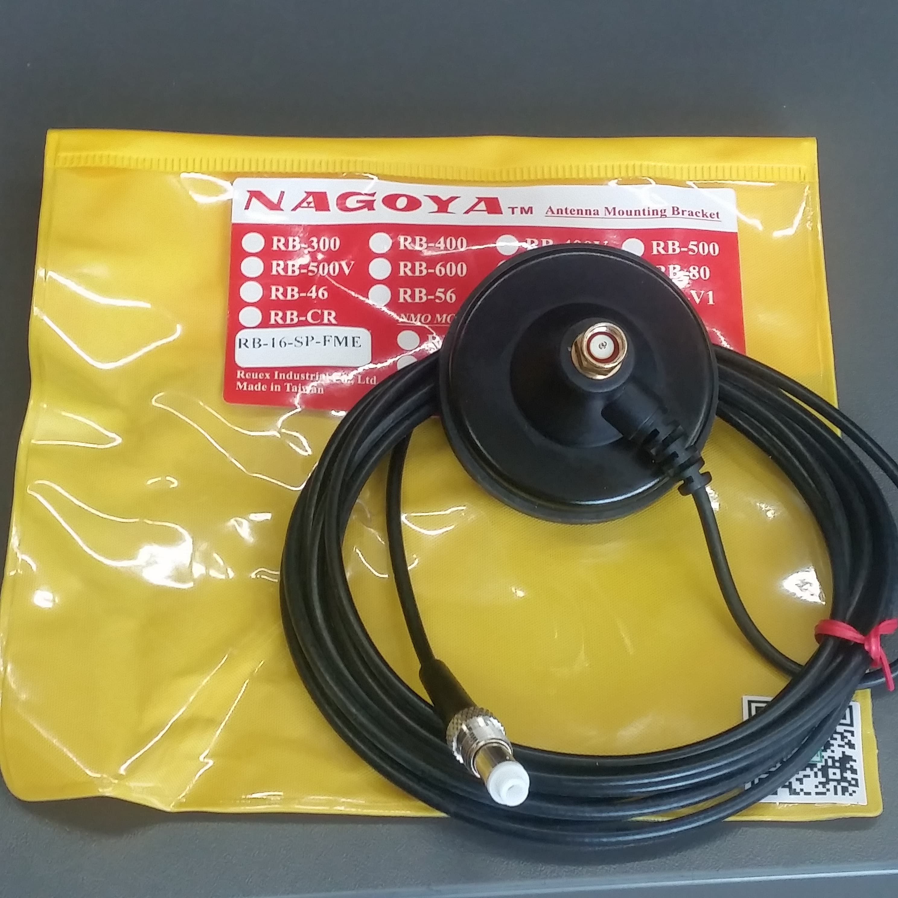 Nagoya RB-16-SP-FME mała podstawa magnetyczna wtyk SMA (magnes 50mm), złącze FME-F