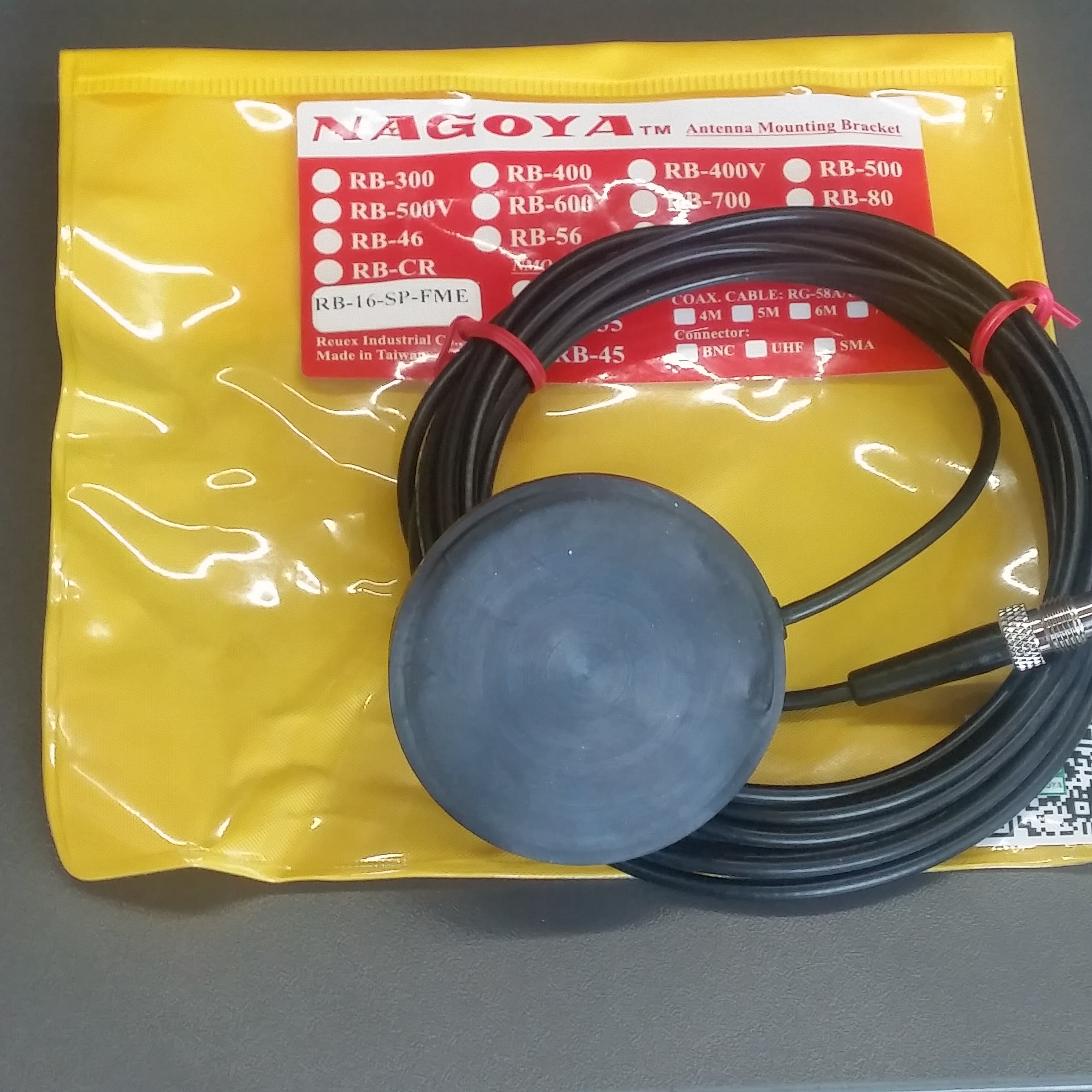 Nagoya RB-16-SP-FME mała podstawa magnetyczna wtyk SMA (magnes 50mm), złącze FME-F