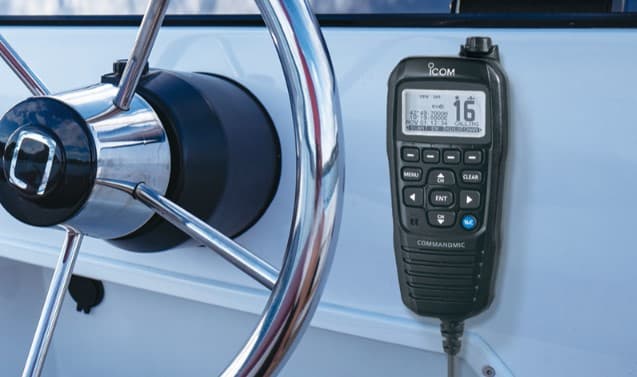 Icom IC-M510BB stacjonarny radiotelefon morski VHF Black Box, IPX7, AIS, GPS, praca z trzema mikrofonogłośnikami CommandMic (opcja)