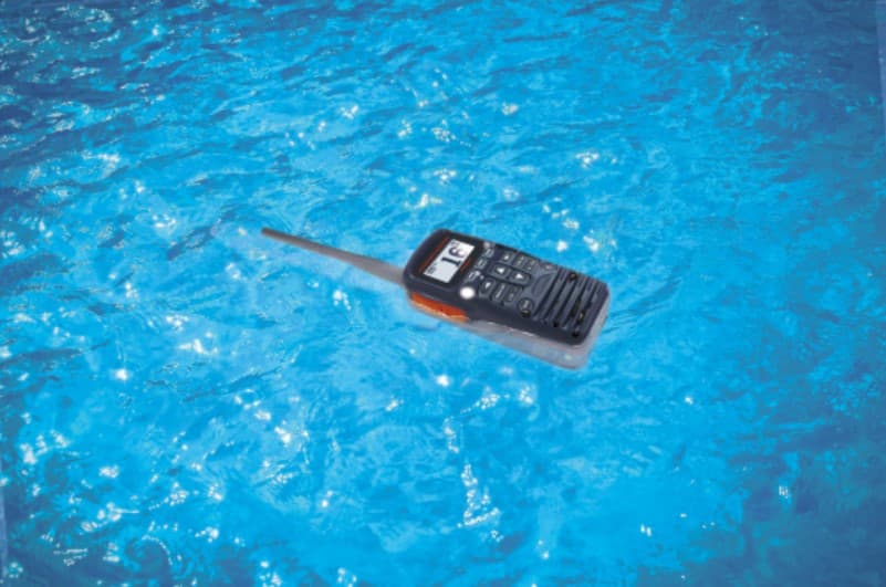 Standard Horizon HX-320E ręczny radiotelefon morski WODOSZCZELNY IPX7, pływający, moc 6W, USB-C, Bluetooth (następca HX-300E)