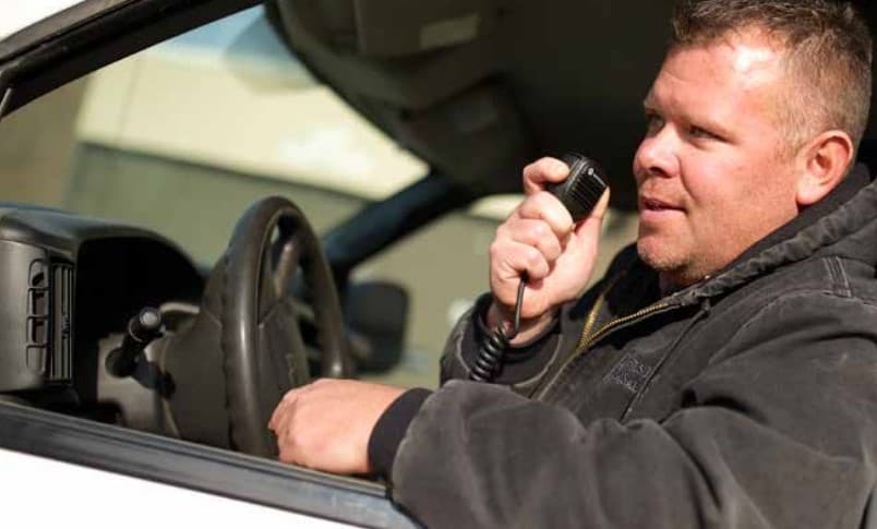 Motorola DM4600e DMR cyfrowo-analogowy przewoźny radiotelefon VHF 136-174 MHz, 25 W, 1000 kanałów np. dla straży pożarnej