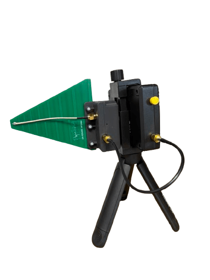 Radiora WB-6 antena kierunkowa szerokopasmowa 0.5GHz-6GHz + LNA 20dB (np. do UAV, analizatora widma, EMC, odbiornik HackRF One, RTL-SDR, SDRPlay, N300U, S300U, Uniden, Icom, AOR)