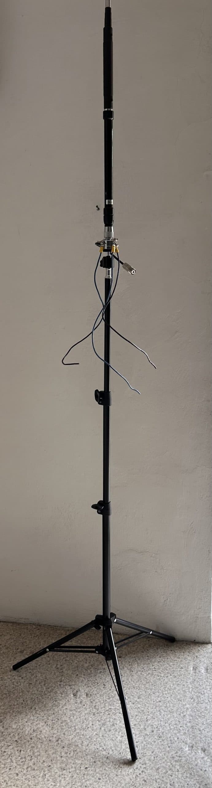 COMTRAK MC-HF20 uchwyt tripod ze złączem SO-239 do statywu z gwintem 1/4" - idealny do anten KF QRP (SOTA, PGA, Flora i Fauna)