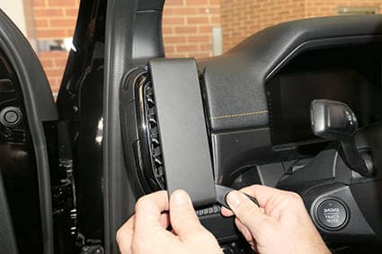 Brodit ProClip do Ford Ranger 23-26, Raptor 23-26, Wildtrak 23-26 uchwyt samochodowy w kratkę wentylacyjną 805834 *SUPERJAKOŚĆ* 5 lat gwarancji