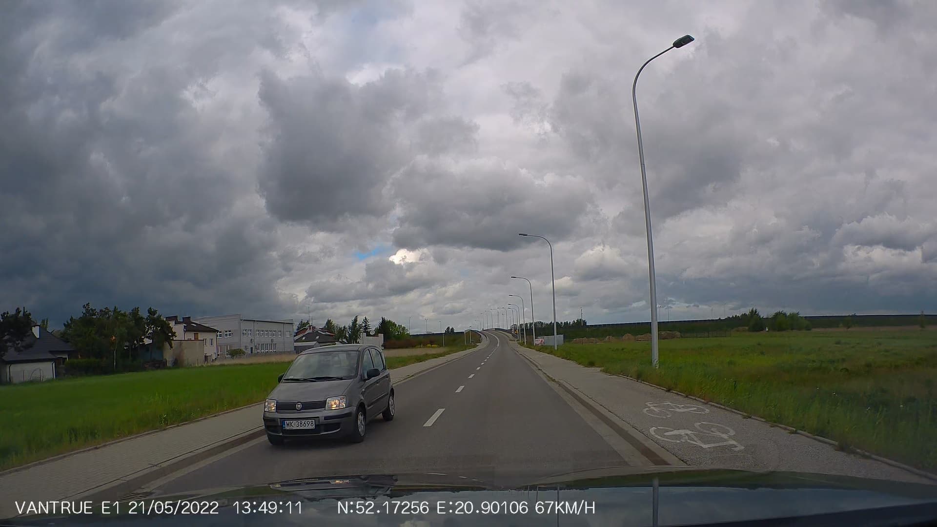 VANTRUE E1 2.7K Ultra HD wideorejestrator samochodowy + pilot sterujący w zestawie - kamera samochodowa Vantrue Element 1
