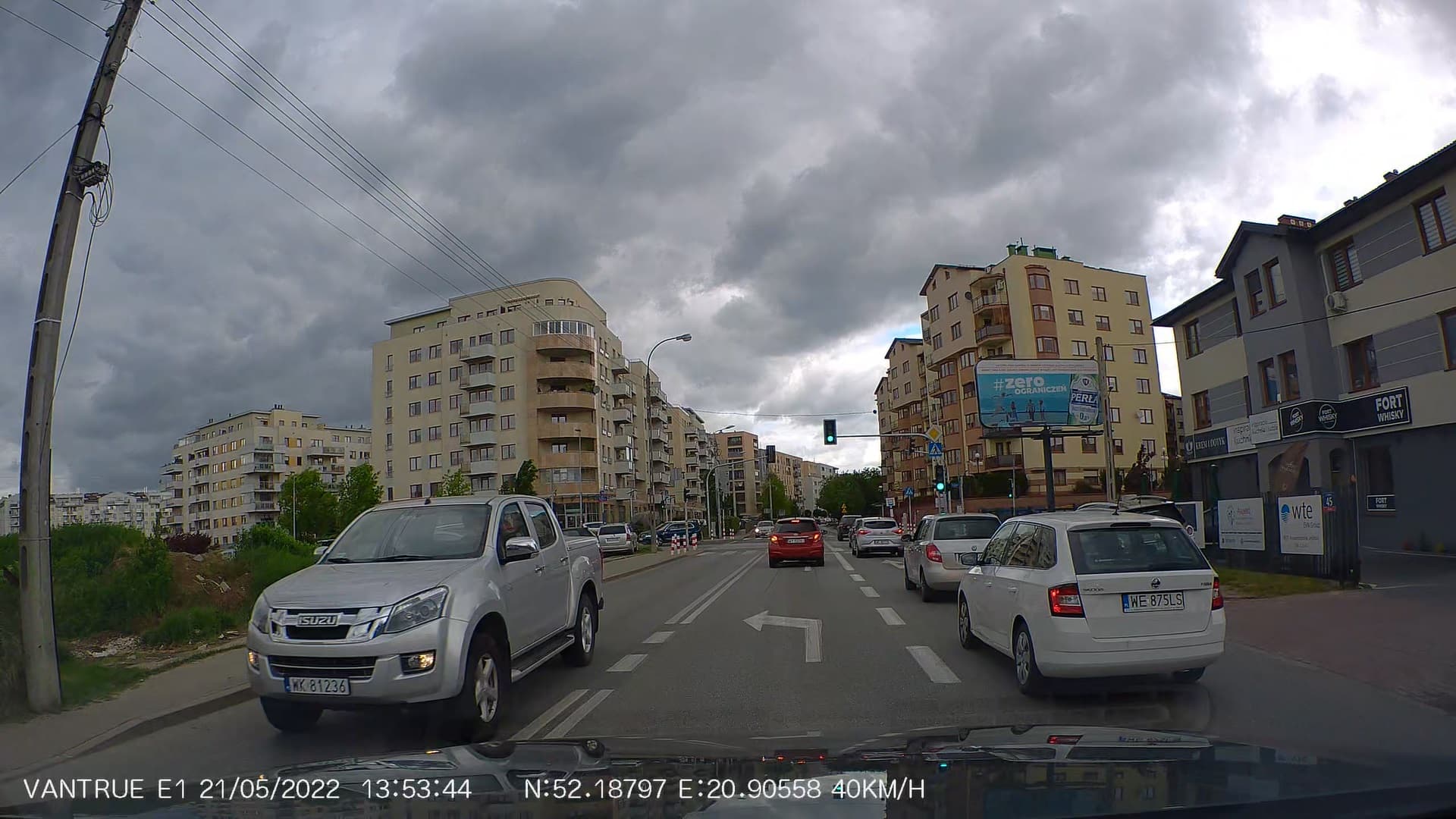 VANTRUE E1 2.7K Ultra HD wideorejestrator samochodowy + pilot sterujący w zestawie - kamera samochodowa Vantrue Element 1