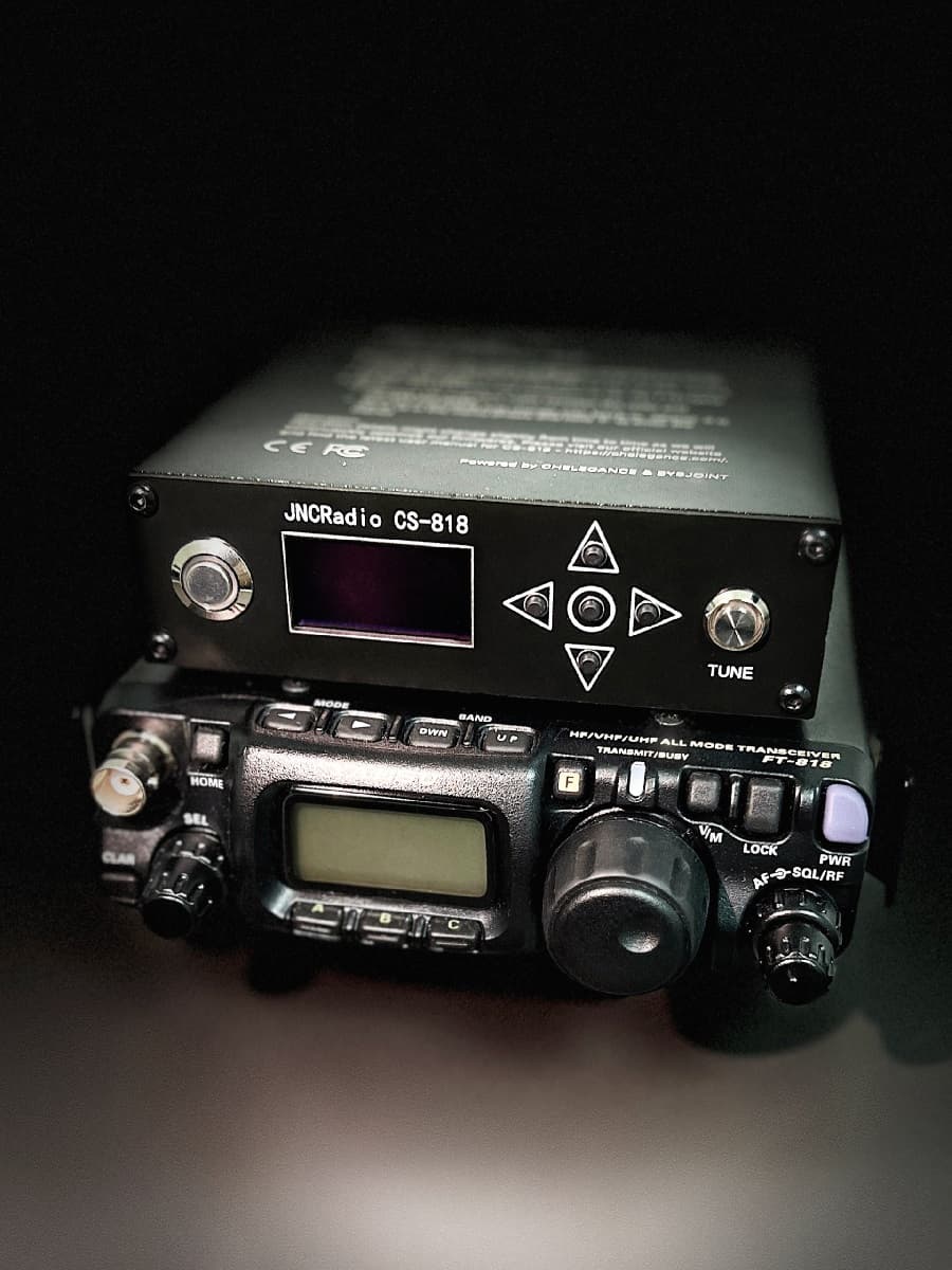 JNCRadio CS-818 skrzynka antenowa 1.8-54MHz / 30W, integracja z Yaesu FT-817 / FT-818, tuner antenowy z baterią - również do Icom IC-705