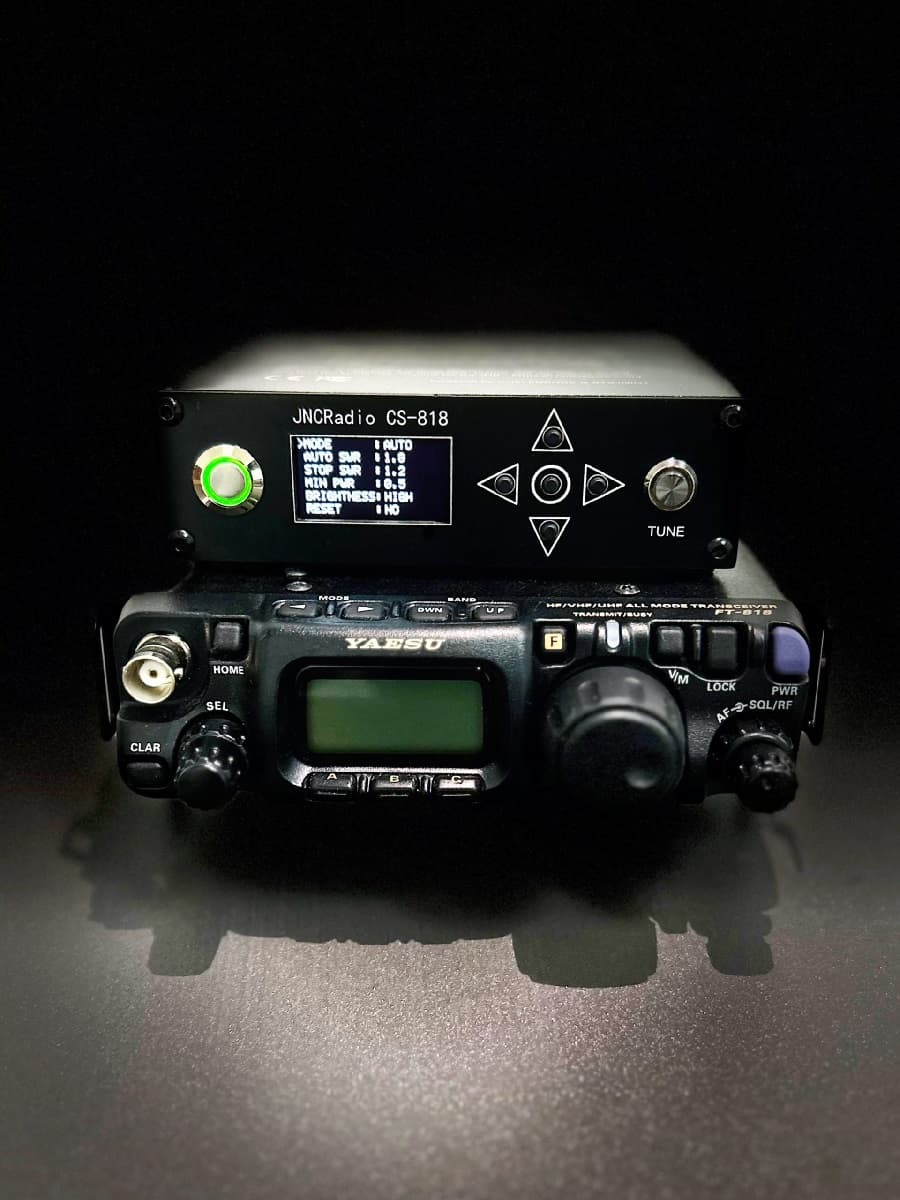 JNCRadio CS-818 skrzynka antenowa 1.8-54MHz / 30W, integracja z Yaesu FT-817 / FT-818, tuner antenowy z baterią - również do Icom IC-705