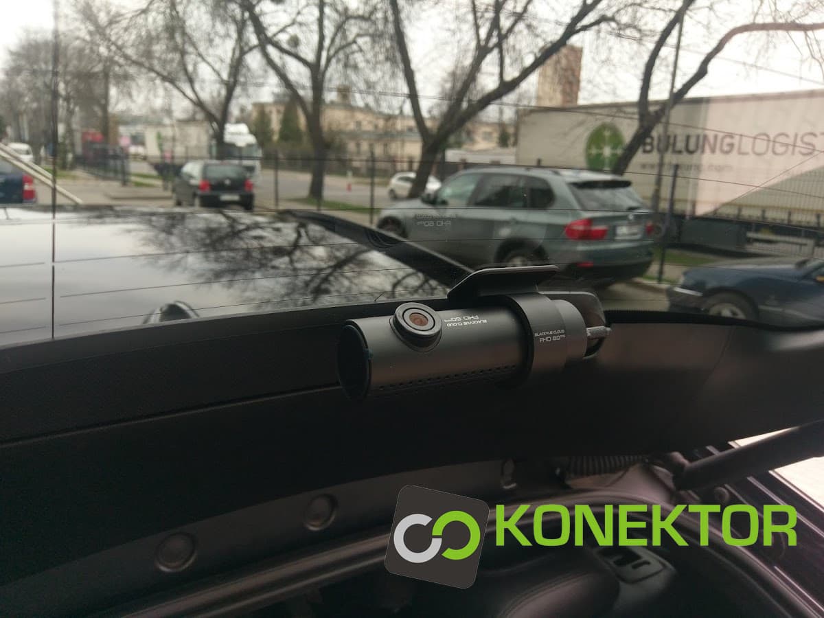 PROFESJONALNY MONTAŻ KAMERY SAMOCHODOWEJ WIDEOREJESTRATORA Łódź ul. Zbąszyńska 2 KONEKTOR