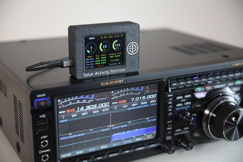 ShackComs Solar Activity Monitor - monitor propagacji HF / VHF i aktywności słonecznej